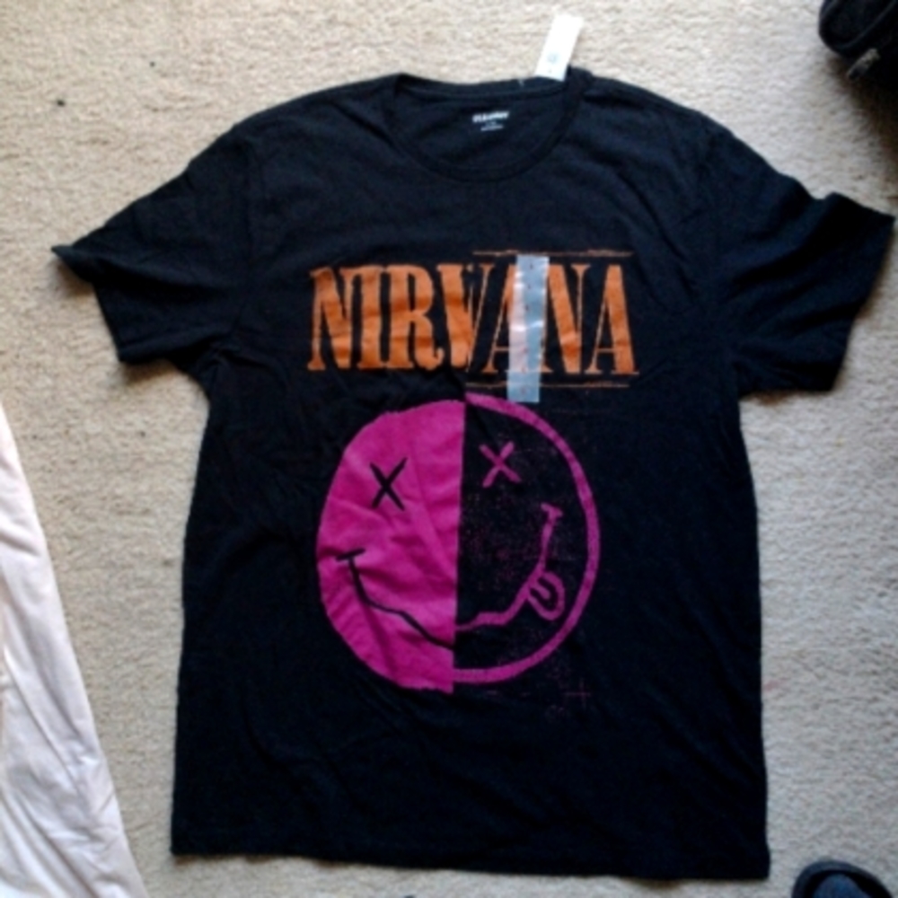 Nirvana band tee size L
